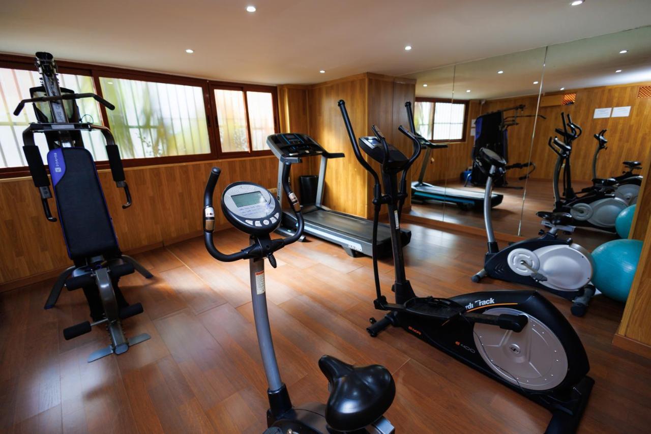 Two-Room Apartment In Elviria Near The Beach With Parking Marbella Buitenkant foto